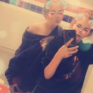 Meet your Posher, Abigail